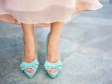 М’ятні туфлі (38 фото): з чим носити моделі на підборах і без м’ятного кольору