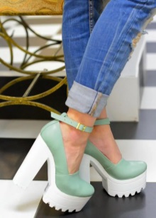 М’ятні туфлі (38 фото): з чим носити моделі на підборах і без м’ятного кольору