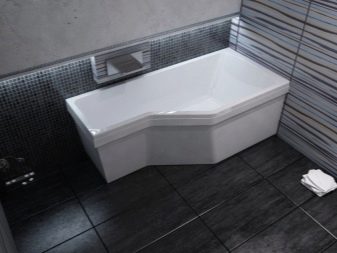 Маленька кутова ванна: особливості моделей невеликого розміру