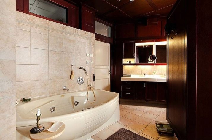 Маленька кутова ванна: особливості моделей невеликого розміру