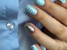 Манікюр під блакитне плаття (24 фото): який дизайн підійде для коротких нігтів під ніжно-блакитний наряд?