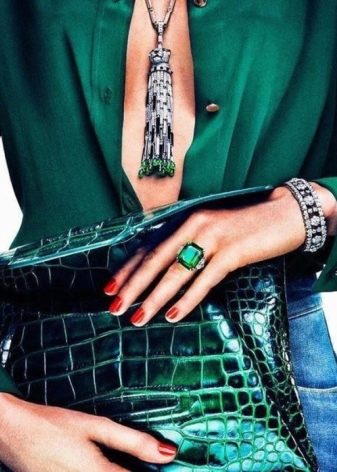 Манікюр під зелену сукню (58 фото): вибираємо дизайн нігтів під м’ятна, бірюзове або смарагдове плаття