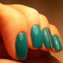 Манікюр під зелену сукню (58 фото): вибираємо дизайн нігтів під м’ятна, бірюзове або смарагдове плаття