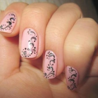 Манікюр під зелену сукню (58 фото): вибираємо дизайн нігтів під м’ятна, бірюзове або смарагдове плаття