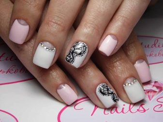 Манікюр в рожевому та білому кольорі (54 фото): ніжний дизайн нігтів омбре на напівпрозорий білому лаку, яскраві варіанти з малюнками
