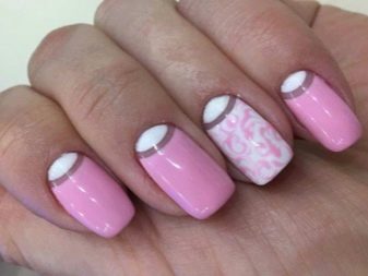 Манікюр в рожевому та білому кольорі (54 фото): ніжний дизайн нігтів омбре на напівпрозорий білому лаку, яскраві варіанти з малюнками