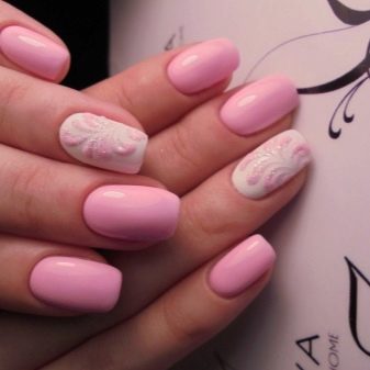 Манікюр в рожевому та білому кольорі (54 фото): ніжний дизайн нігтів омбре на напівпрозорий білому лаку, яскраві варіанти з малюнками