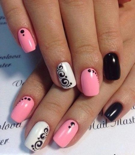 Манікюр в рожевому та білому кольорі (54 фото): ніжний дизайн нігтів омбре на напівпрозорий білому лаку, яскраві варіанти з малюнками