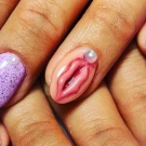 Манікюр з губами (42 фото): дизайн нігтів з губами. Як намалювати їх покроково?