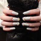 Манікюр з колами (28 фото): дизайн нігтів кольоровими колами, оригінальні ідеї оформлення