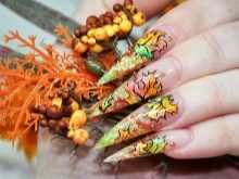 Манікюр з листям: дизайн нігтів з зображенням листя