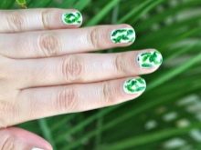 Манікюр з листям: дизайн нігтів з зображенням листя