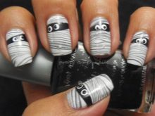 Манікюр з очима (32 фото): дизайн з вічками на нігтях