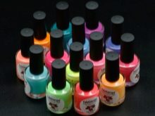 Манікюр з очима (32 фото): дизайн з вічками на нігтях