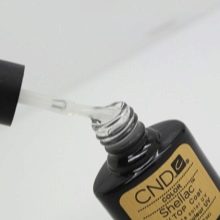 Манікюр з смужками-стрічками на короткі нігті (18 фото): варіанти дизайну. Як зробити цікаве оформлення за допомогою самоклеючих стрічок?