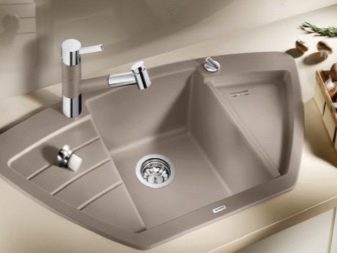 Мармурові мийки для кухні: вибір кухонних мийок зі штучного і натурального мармуру. Плюси і мінуси кольорових моделей