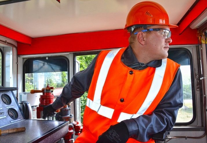 Машиніст електровоза: у чому полягає робота? Зарплата і навчання професії, обов’язки машиніста електровоза