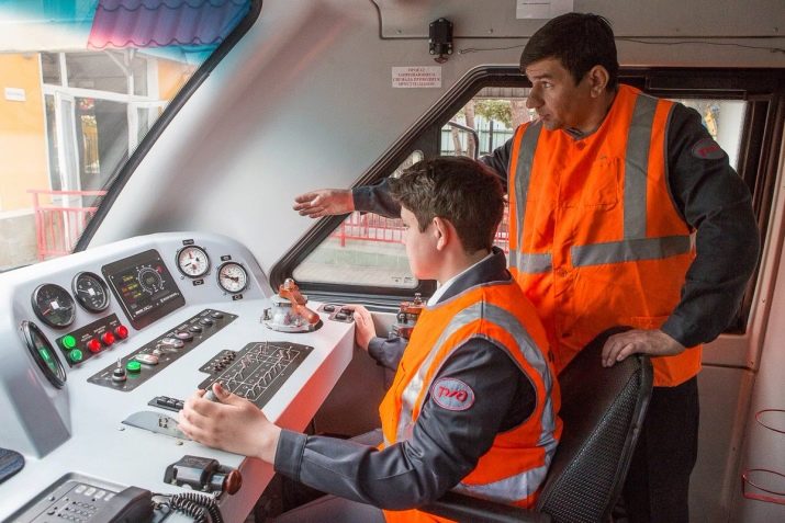 Машиніст електровоза: у чому полягає робота? Зарплата і навчання професії, обов’язки машиніста електровоза