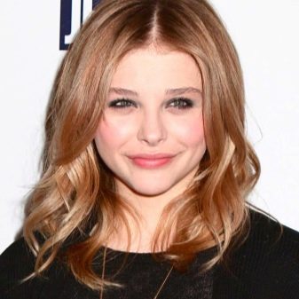 Медово-карамельний колір волосся (41 фото): як підібрати відтінки медової карамелі? Як пофарбувати короткі і довгі волосся?