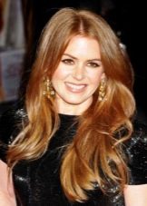 Медово-карамельний колір волосся (41 фото): як підібрати відтінки медової карамелі? Як пофарбувати короткі і довгі волосся?