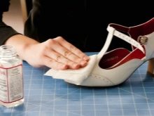 Механічний растяжитель для взуття: колодки і верстати для розтяжки взуття, дерев’яні розпірки та інші пристосування для збільшення розміру взуття