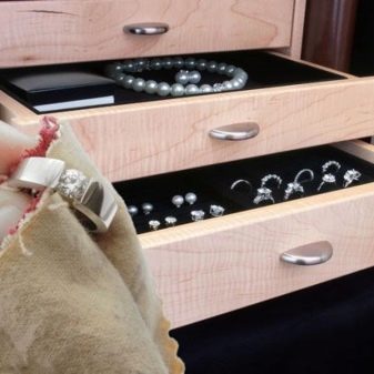 Метал чорне золото (22 фото): що це таке? Вироби ювелірні прикраси з діамантом, як виглядає сплав і з чого складається, проба