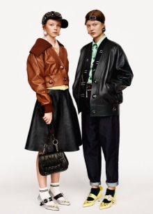 Металеві туфлі (40 фото): з чим носити моделі кольору металік і з металізованим носком