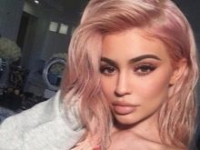 Металевий колір волосся (36 фото): сріблястий та сірий металік, платиновий метал і інші відтінки