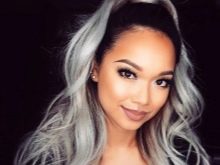 Металевий колір волосся (36 фото): сріблястий та сірий металік, платиновий метал і інші відтінки