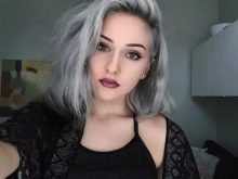 Металевий колір волосся (36 фото): сріблястий та сірий металік, платиновий метал і інші відтінки