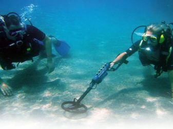 Металошукачі для золота: кращі потужні моделі. Чи реагують вони на золото і як його шукати? Як налаштувати глибинний металошукач?