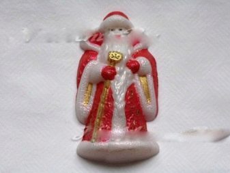 Мило ручної роботи на Новий рік (17 фото): як робити новорічне мило у формі Діда Мороза своїми руками?