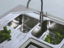 Мийки для кухні Franke (17 фото): товщина металу в кухонних раковинах з нержавіючої сталі, врізні моделі і інші різновиди