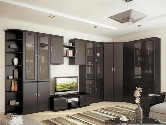 Модульні шафи для вітальні (40 фото): як вибрати сучасний гарнітур в зал з кутовим шафою? Ідеї дизайну вітальні з модульними шафами