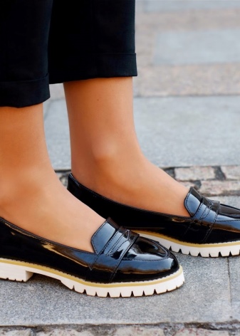 Мокасини на платформі (31 фото): як називаються жіночі моделі і з чим носити