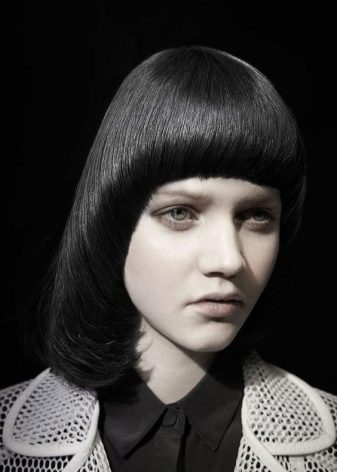 Молодіжні жіночі стрижки на середні волосся (27 фото): модні і красиві зачіски для молодих дівчат з волоссям середньої довжини