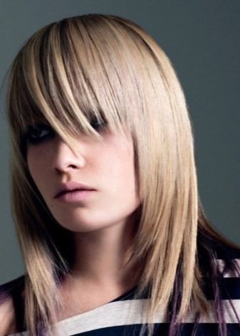 Молодіжні жіночі стрижки на середні волосся (27 фото): модні і красиві зачіски для молодих дівчат з волоссям середньої довжини
