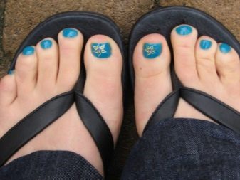 Морської педикюр (54 фото): дизайн в морському стилі 2020, модні літні тенденції декору з морськими зірками