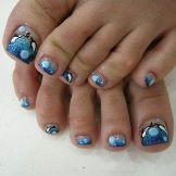 Морської педикюр (54 фото): дизайн в морському стилі 2020, модні літні тенденції декору з морськими зірками