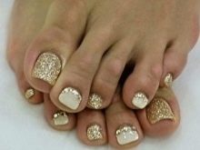 Морської педикюр (54 фото): дизайн в морському стилі 2020, модні літні тенденції декору з морськими зірками