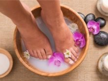 Морської педикюр (54 фото): дизайн в морському стилі 2020, модні літні тенденції декору з морськими зірками