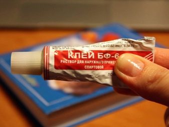 На що можна приклеїти накладні вії, якщо немає спеціального клею? Чим наклеїти вії в домашніх умовах самій собі й іншим? Запобіжні заходи