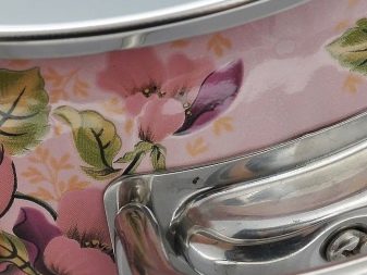 Набори емальованих каструль: опис наборів зі скляною кришкою, з чайником і інших варіантів, правила вибору посуду