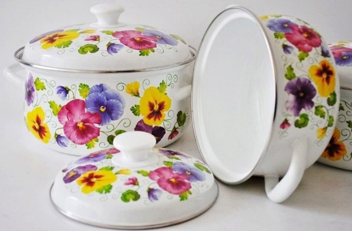 Набори емальованих каструль: опис наборів зі скляною кришкою, з чайником і інших варіантів, правила вибору посуду