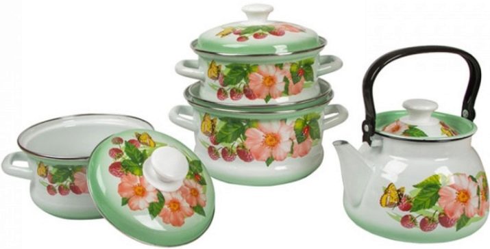 Набори емальованих каструль: опис наборів зі скляною кришкою, з чайником і інших варіантів, правила вибору посуду