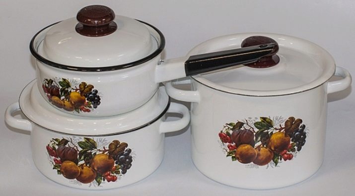 Набори емальованих каструль: опис наборів зі скляною кришкою, з чайником і інших варіантів, правила вибору посуду