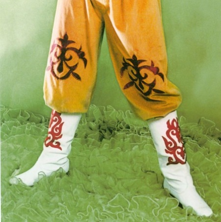 Національний костюм осетин (46 фото): жіночий і чоловічий весільний осетинський наряд