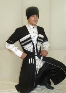 Національний костюм осетин (46 фото): жіночий і чоловічий весільний осетинський наряд