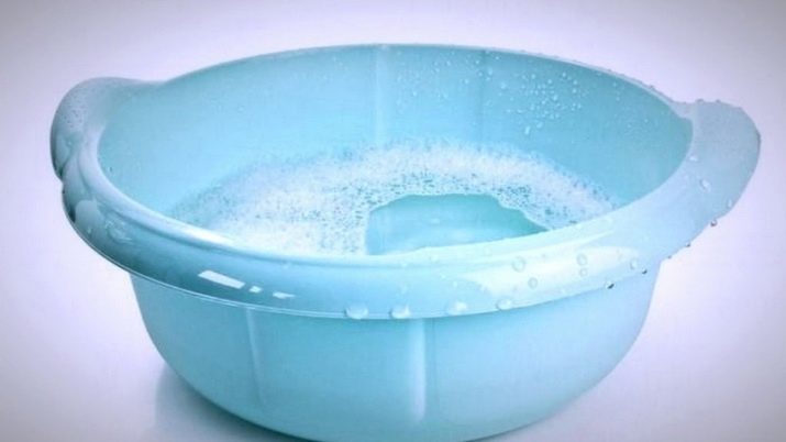 Накладна чубчик: огляд накладних чілок з натуральних і штучних волосся на заколках