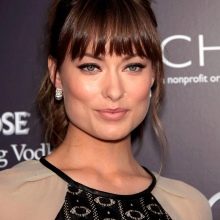 Накладна чубчик: огляд накладних чілок з натуральних і штучних волосся на заколках